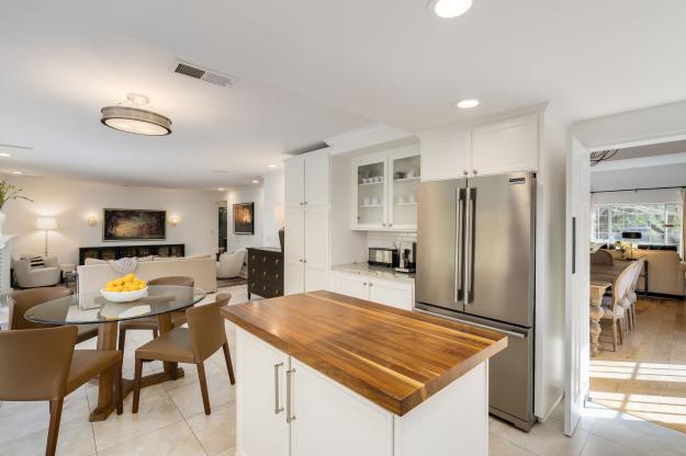 1057 Cheshire Cir Kitchen