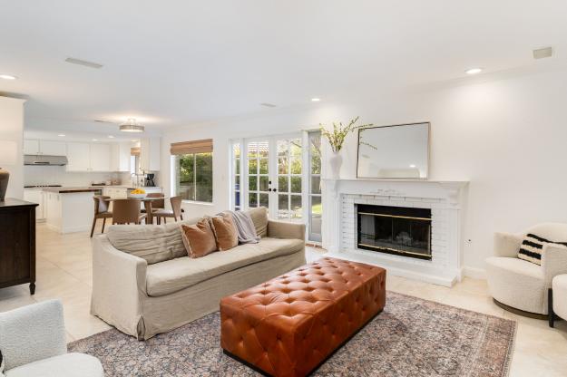 1057 Cheshire Cir Family Room