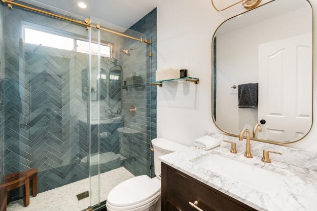 1057 Cheshire Cir Bathroom