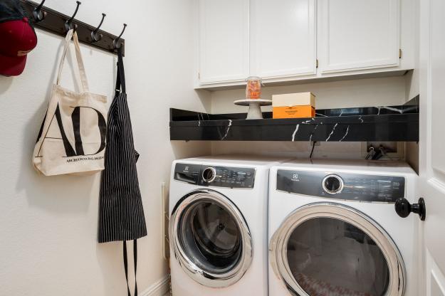 1057 Cheshire Cir Laundry Room
