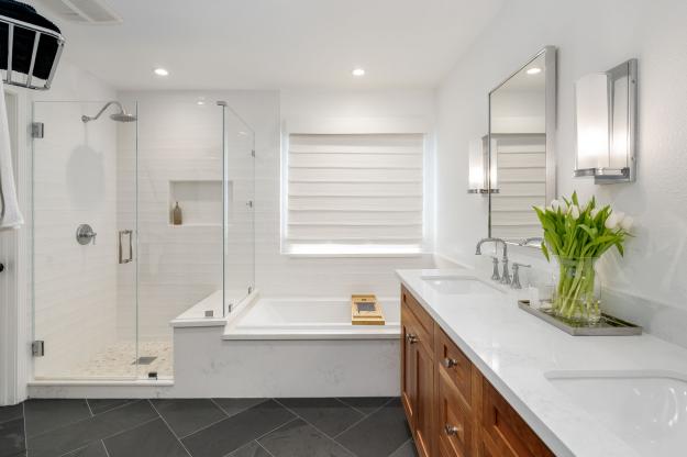 1057 Cheshire Cir Primary Bathroom