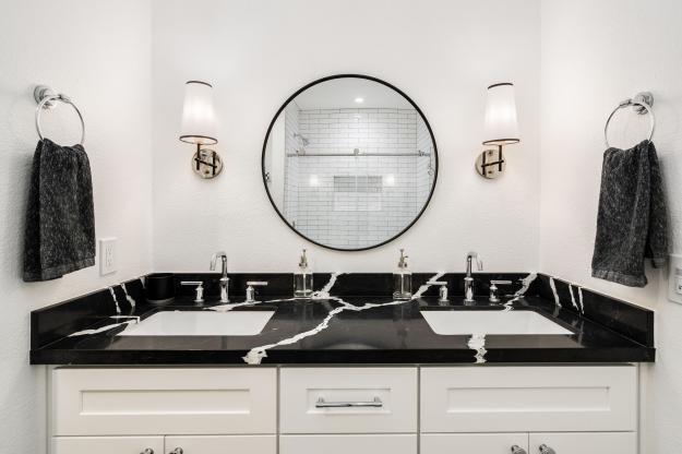 1057 Cheshire Cir Bathroom