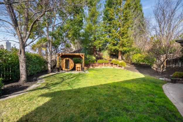 1057 Cheshire Cir Back Yard