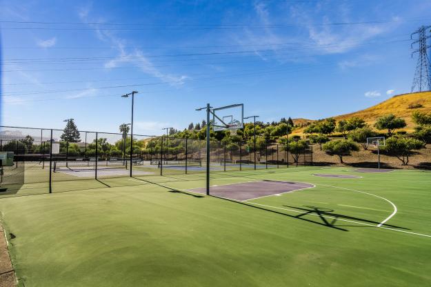 1057 Cheshire Cir Community