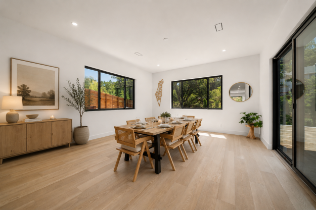 1080 Scots Lane Dining Room