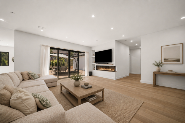 1080 Scots Lane Living Room