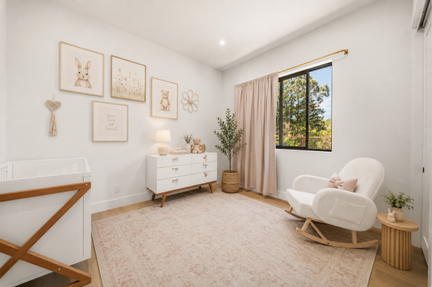 1080 Scots Lane Bedroom