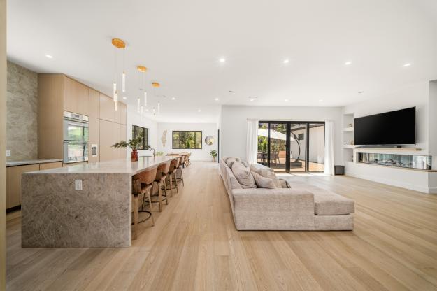 1080 Scots Lane Living Room