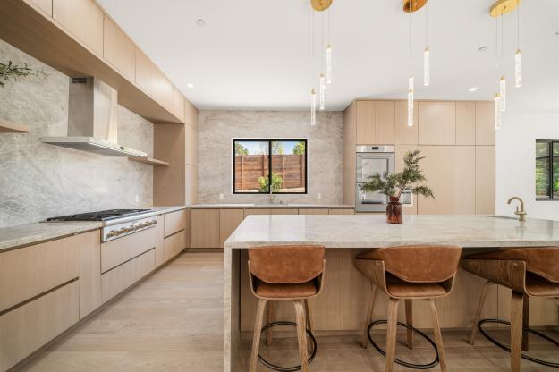 1080 Scots Lane Kitchen