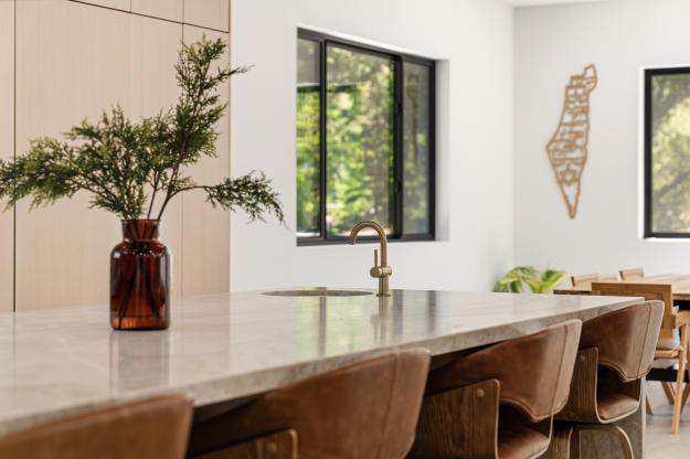 1080 Scots Lane Kitchen