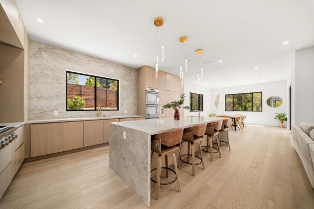 1080 Scots Lane Kitchen