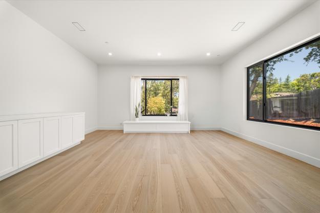1080 Scots Lane Family Room