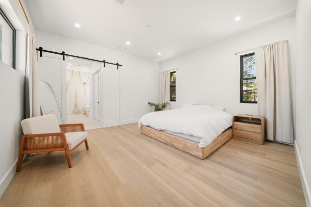 1080 Scots Lane Primary Bedroom