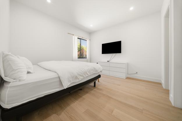 1080 Scots Lane Bedroom