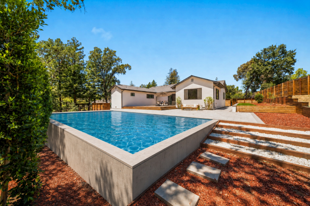 1080 Scots Lane Backyard