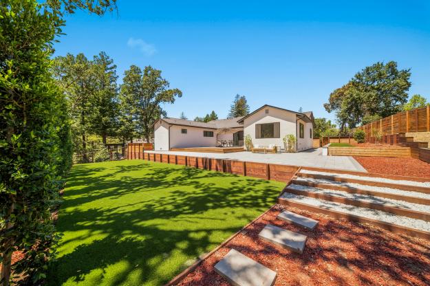 1080 Scots Lane Backyard