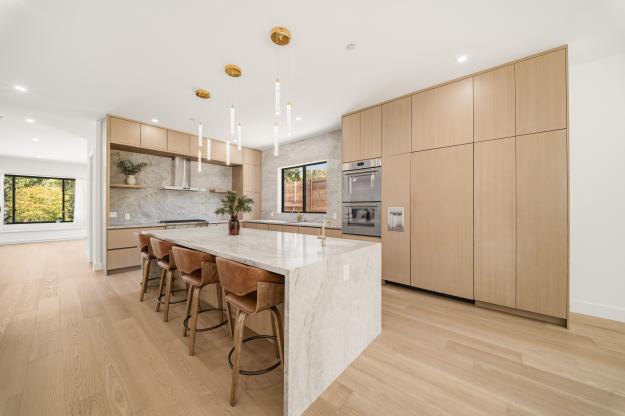 1080 Scots Lane Kitchen