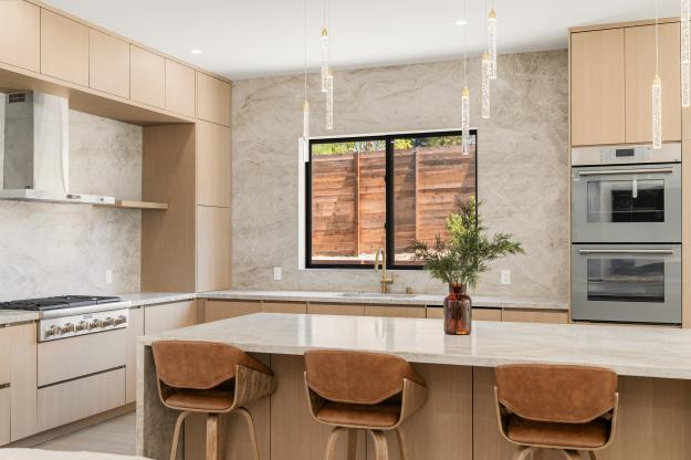 1080 Scots Lane Kitchen
