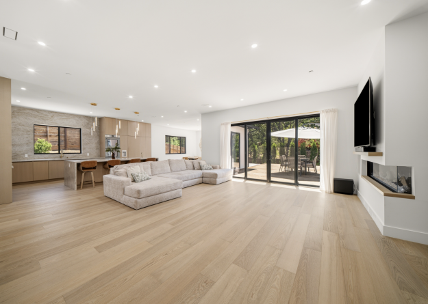 1080 Scots Lane Living Room